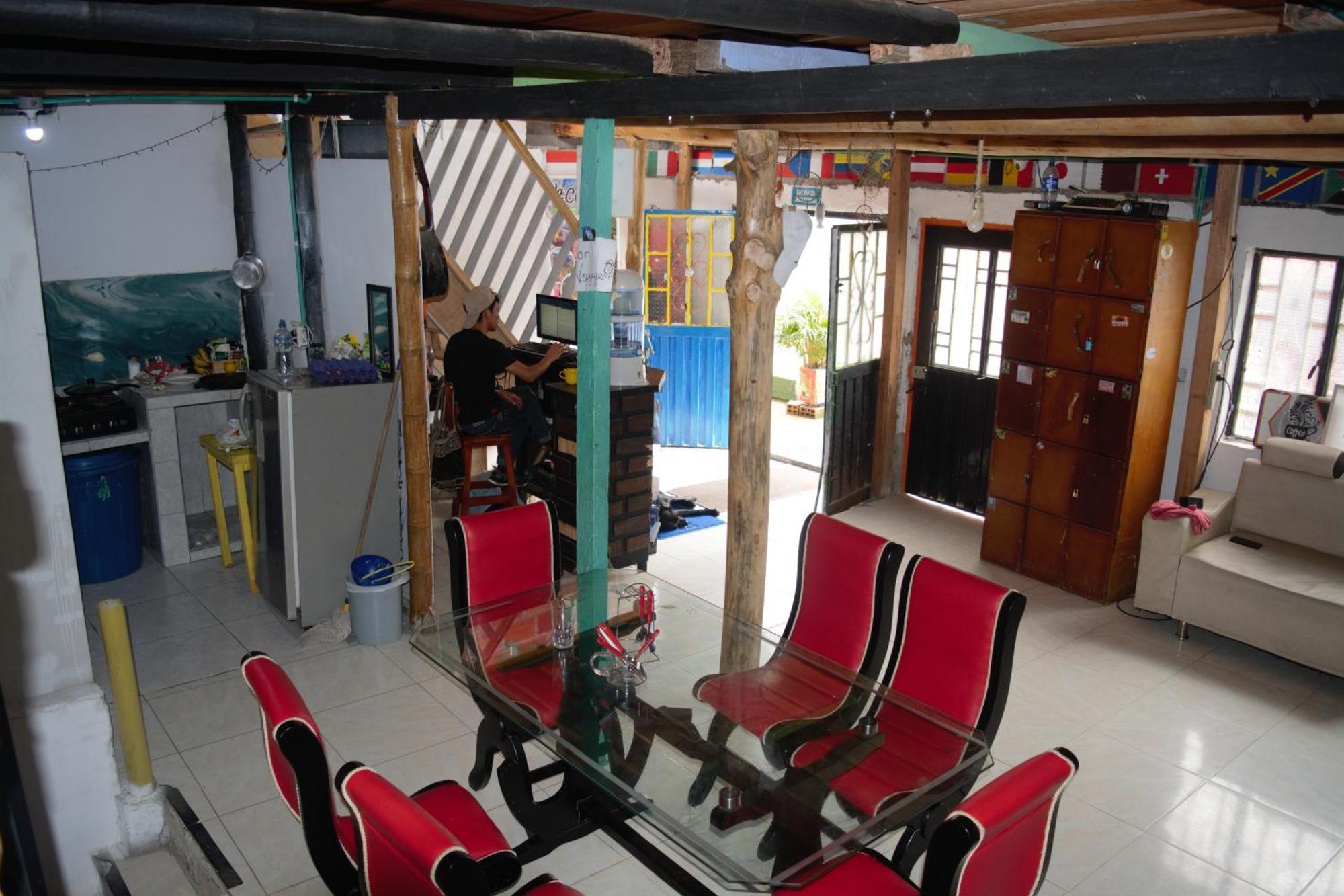 Hostal Musica Y Arte San Augustin Bagian luar foto
